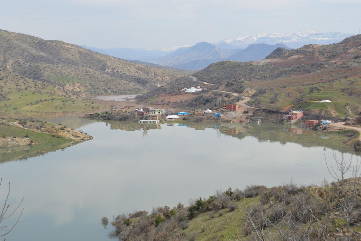 Siirt'te baraj suyu altında kalan köy sakinleri yetkililere seslendi